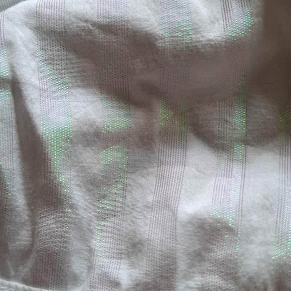 Size Small Top Victoria Secret - Picture 3 of 3